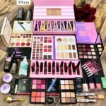 مجموعة مكياج