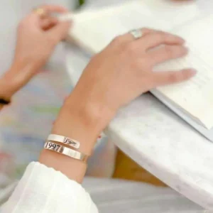 اساور مكتوب عليها اسماء