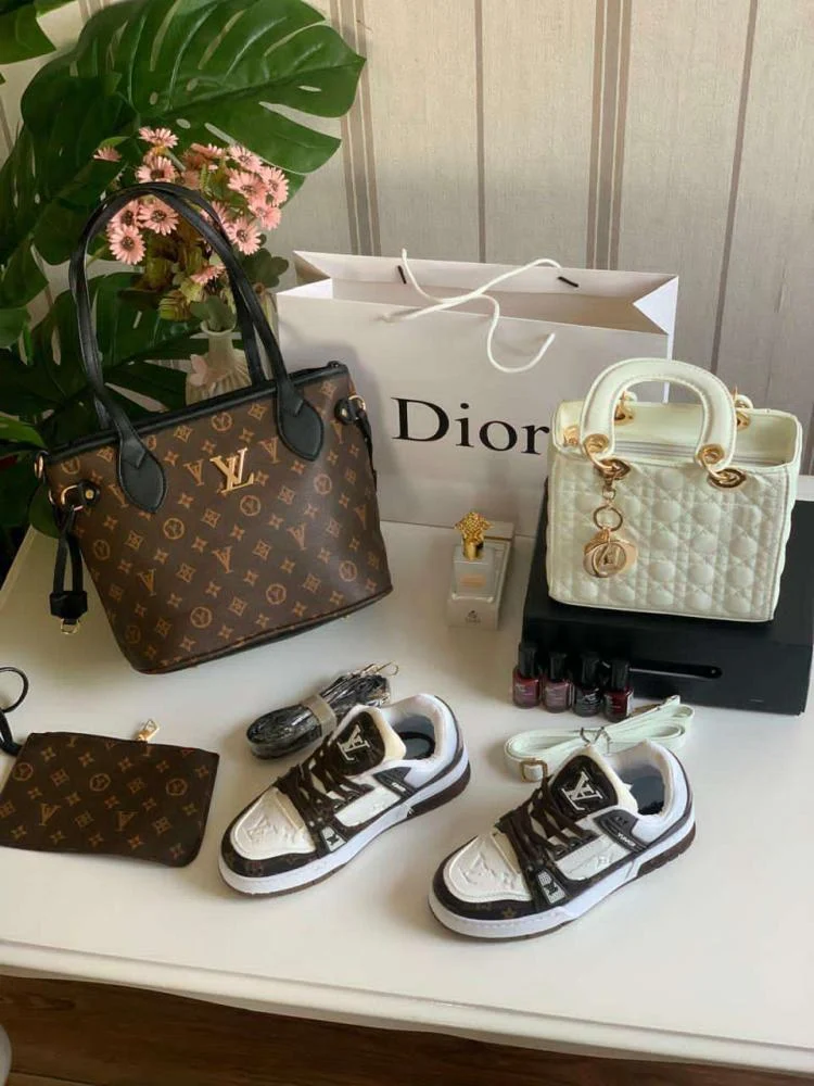 طقم تصميم لويس ڤيتون وشنطه تصميم ديور