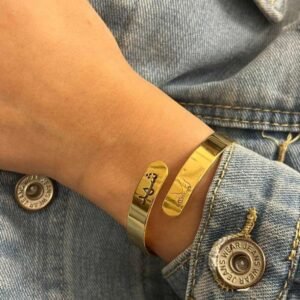 اساور عليها اسماء