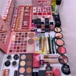 مجموعة مكياج
