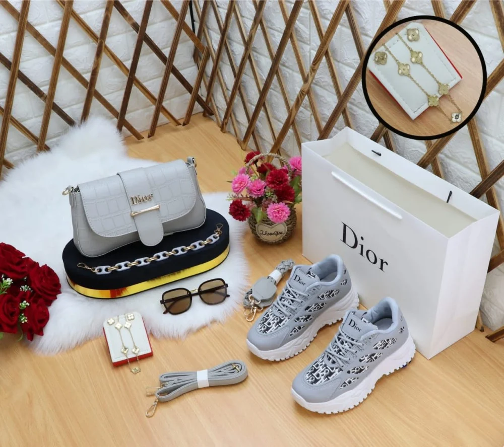 مجموعه هدايا نسائي ماركه شانيل - الصورة 11