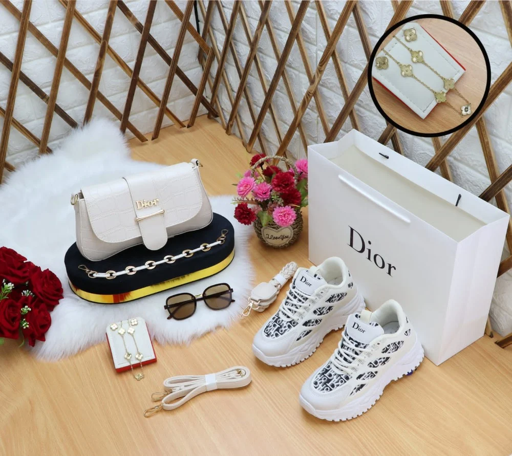 مجموعه هدايا نسائي ماركه شانيل - الصورة 8