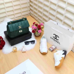 مجموعه هدايا نسائي ماركه شانيل