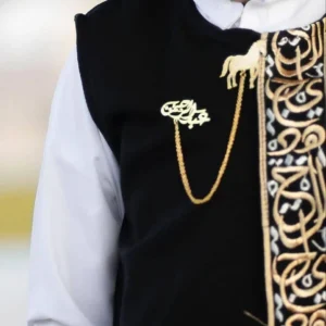 بروش أطفال بالاسم مع خيل