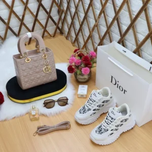 مجموعه هدايا نسائي ماركه ديور