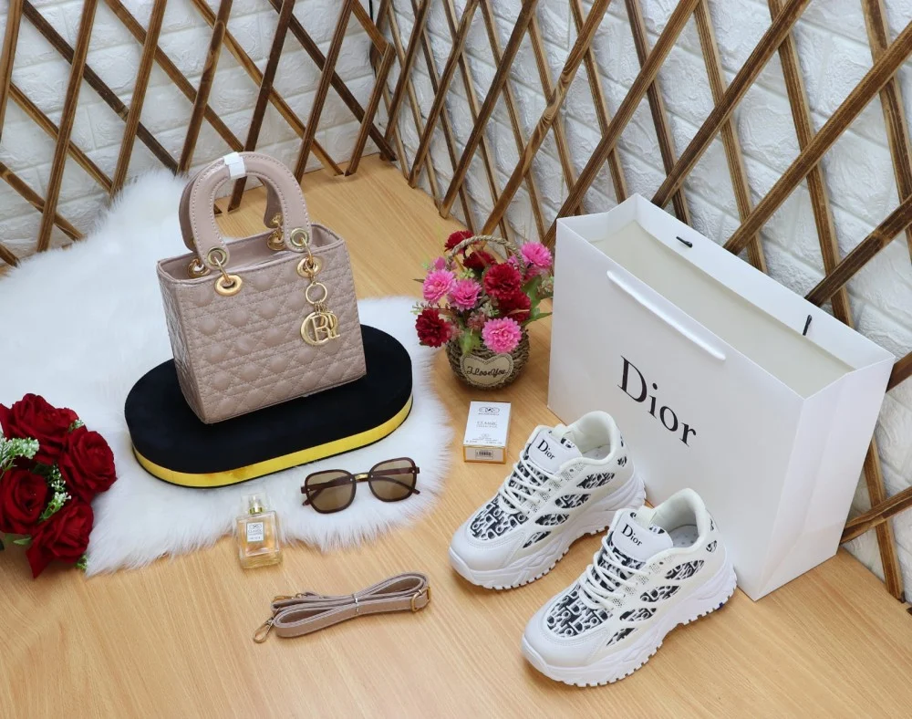 مجموعه هدايا نسائي ماركه ديور