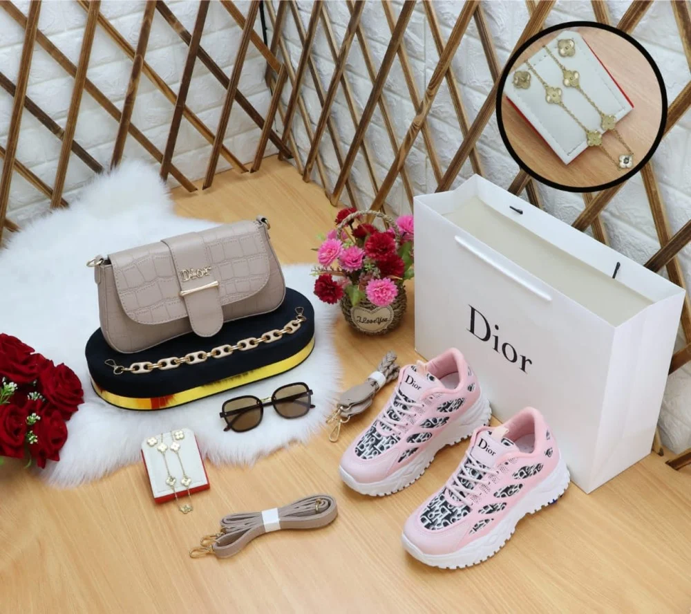 مجموعه هدايا نسائي ماركه شانيل - الصورة 7